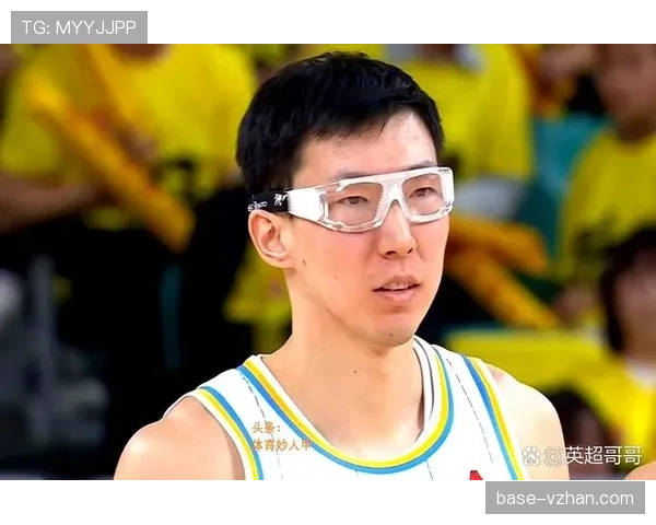 杨瀚森训练完直接睡更衣室，这自律谁顶得住